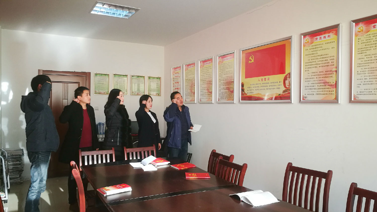 安徽得潤電氣 專業(yè) 研發(fā) 生產(chǎn) 調試 銷售 高低壓開關柜 配電柜 廠家 價格 電話：400-0551-777 qq：3176885416