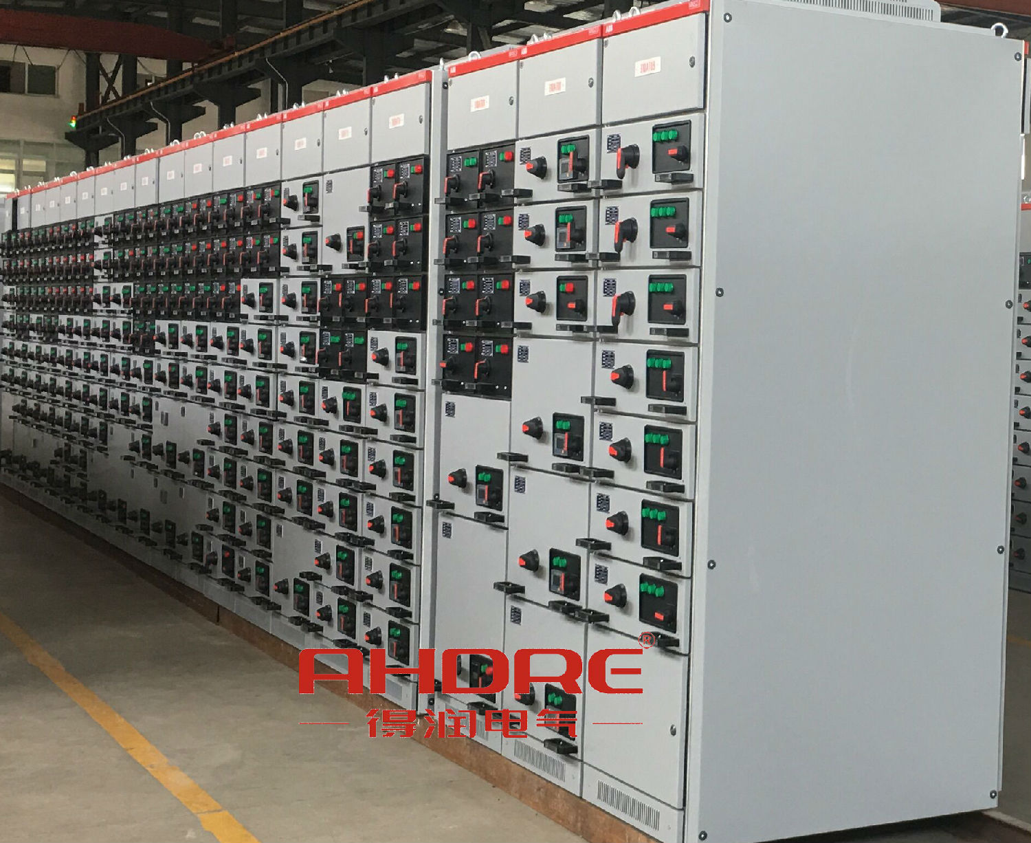 得潤電氣 低壓開關柜 抽出式 抽屜式 電話：400-0551-777 qq：3176885416